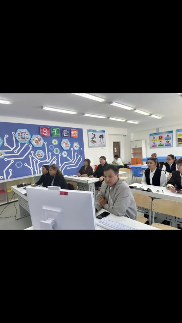 Жаһандану заманында әр мұғалім жаңалық пен өзгерістерді өз бойында үнемі жетілдіру мақсатында қыркүйек айының 25 күні мектеп мұғалімдерімен зум арқылы “STEM” кабинетінің мүмкіндіктерін ұтымды пайдалану туралы пән мұғалімдеріне оқыту семинары ұйымдаст