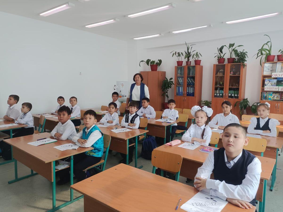 3 октября прошёл школьный тур логической олимпиады “Алтын Сақа”. В олимпиаде приняли участие учащиеся 3-4 классов. Наши ученики показали уверенность и умение работать над решением сложных задач.